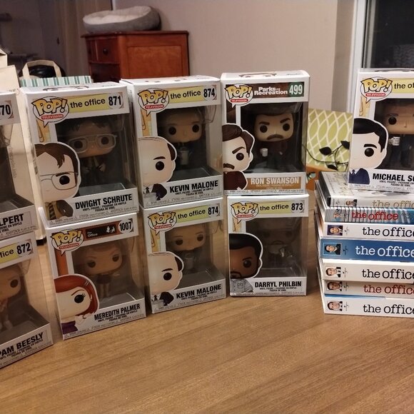 The Office pop figures and dvds - Picture 1 of 3